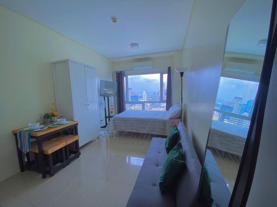 Makati Penthouse With Stunning City Skyline View 马尼拉 外观 照片