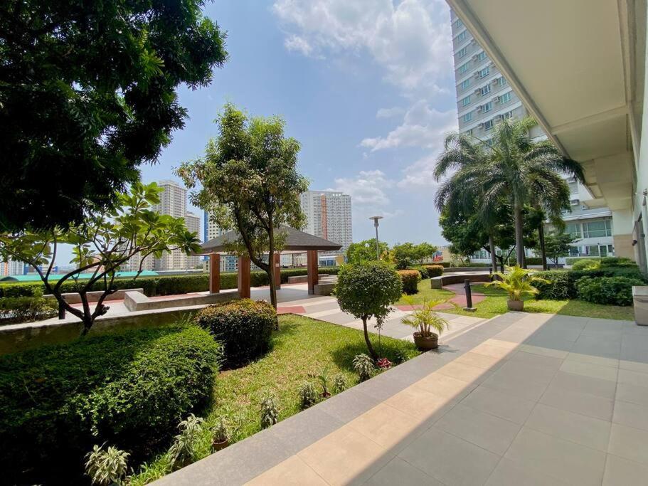 Makati Penthouse With Stunning City Skyline View 马尼拉 外观 照片