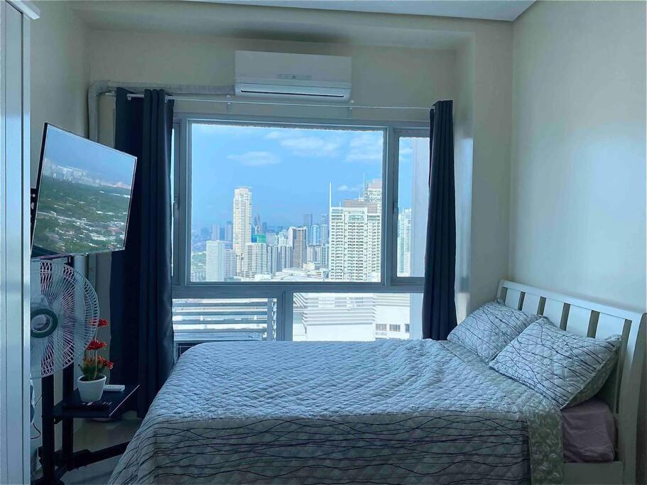 Makati Penthouse With Stunning City Skyline View 马尼拉 外观 照片