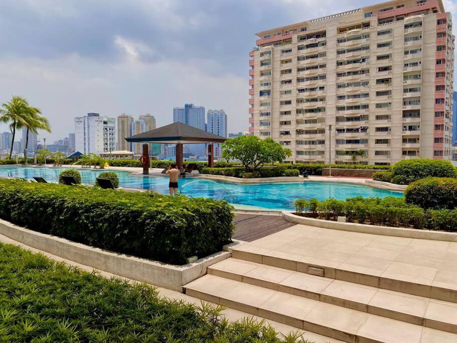 Makati Penthouse With Stunning City Skyline View 马尼拉 外观 照片