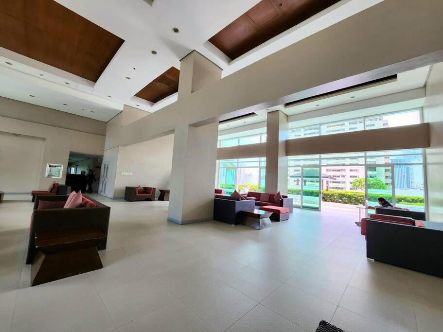 Makati Penthouse With Stunning City Skyline View 马尼拉 外观 照片
