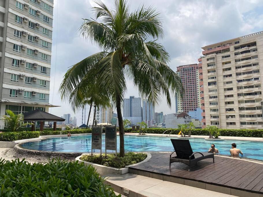Makati Penthouse With Stunning City Skyline View 马尼拉 外观 照片